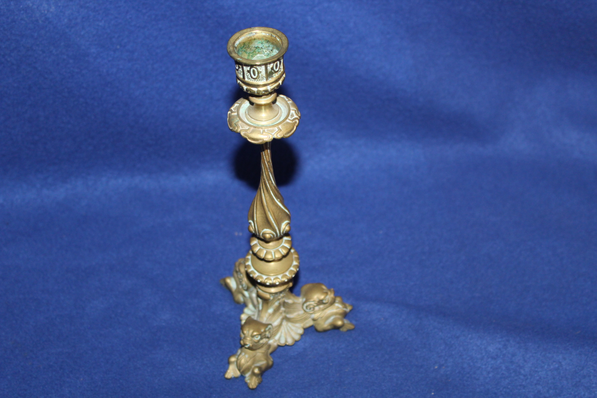 KRÁSNÝ MOSAZNÝ SVÍCEN