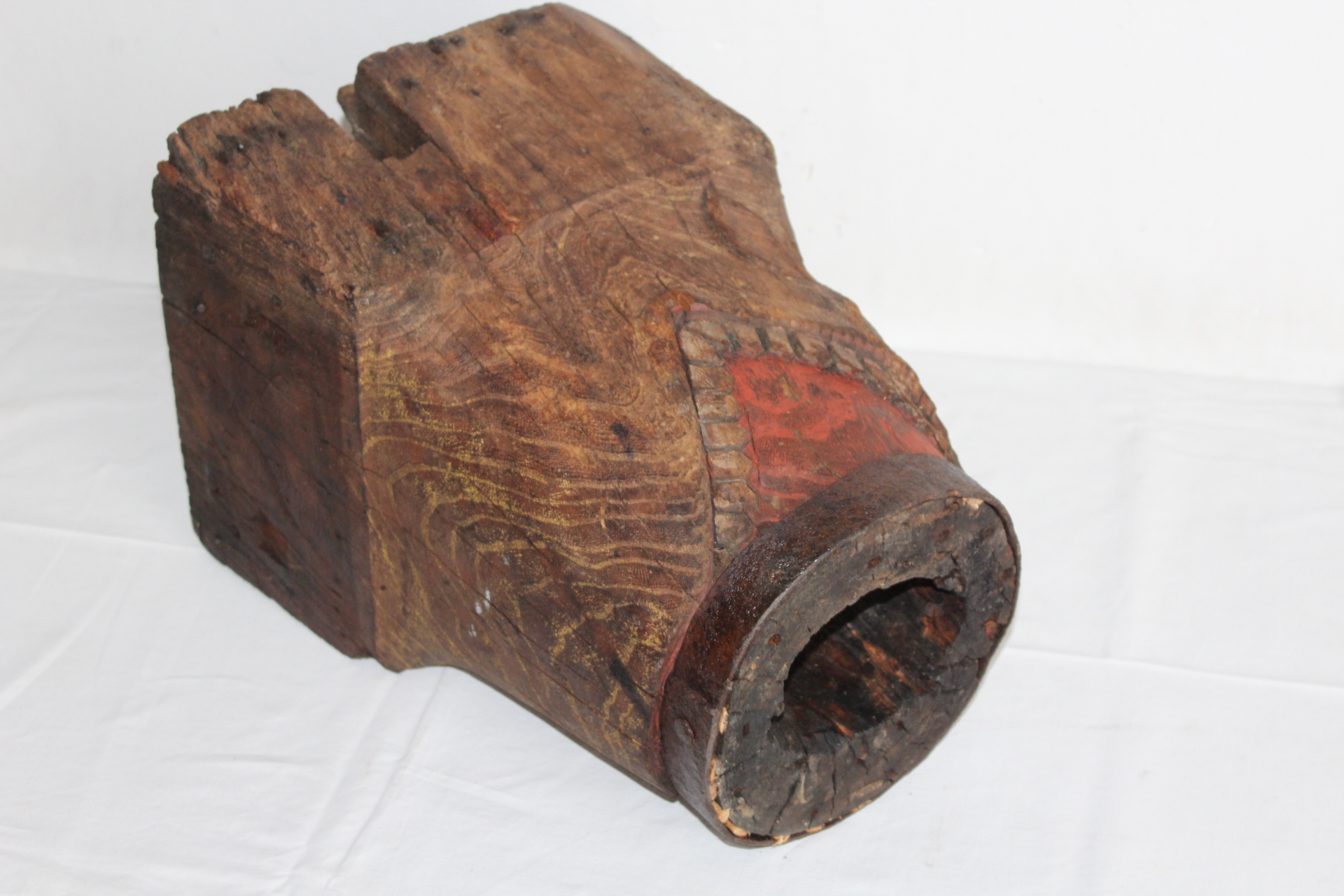 DŘEVOŘEZBA ČERTA, ÚSTÍ KOVÁŘSKÉHO MĚCHU