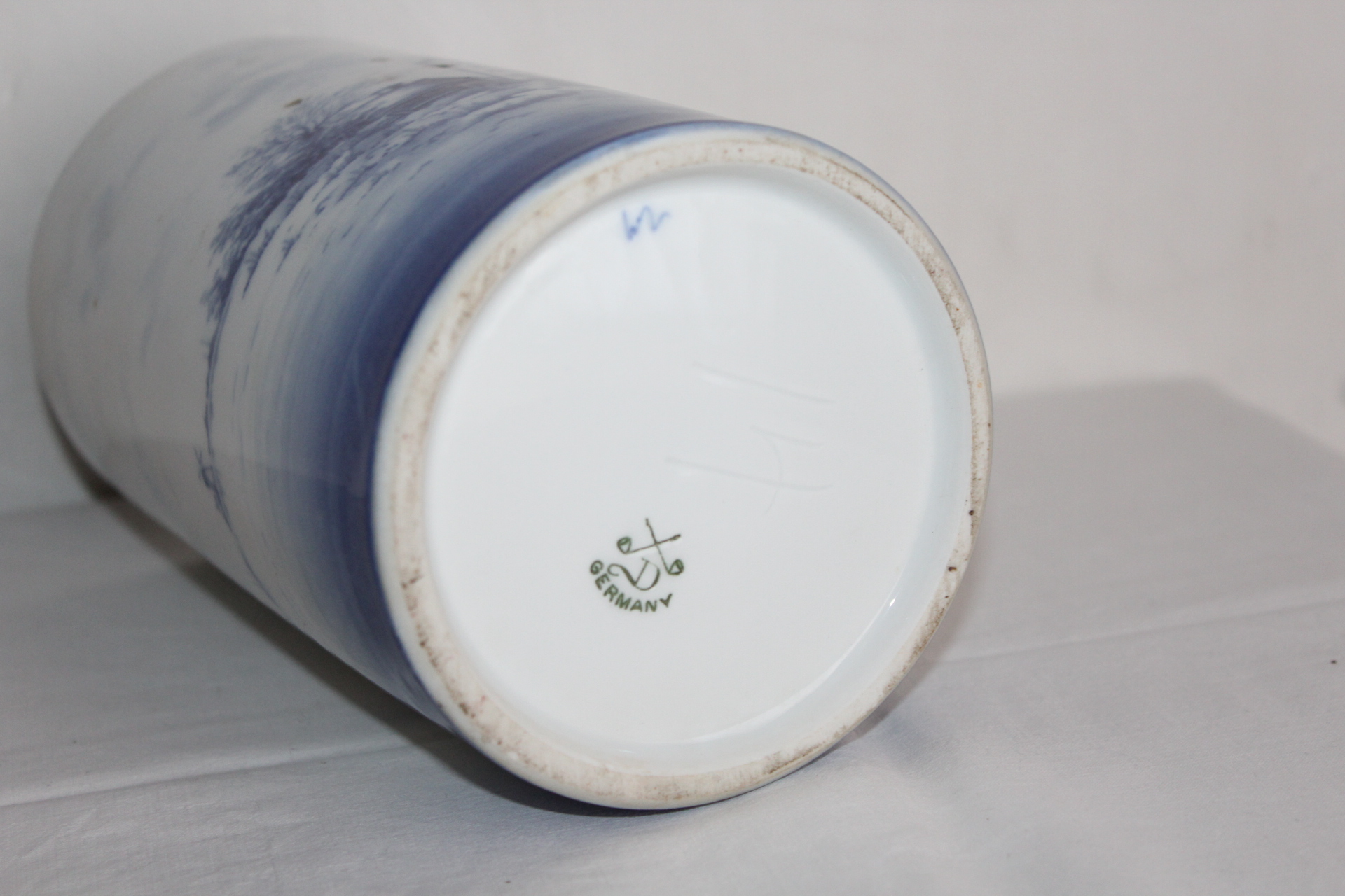 STAROŽITNÁ PORCELÁNOVÁ NÁDOBA, NĚMECKO
