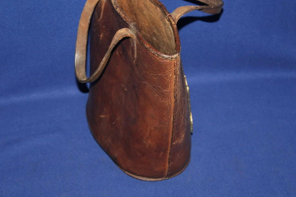 STAROŽITNÁ LOVECKÁ TAŠKA, BŮVOLÍ KŮŽE