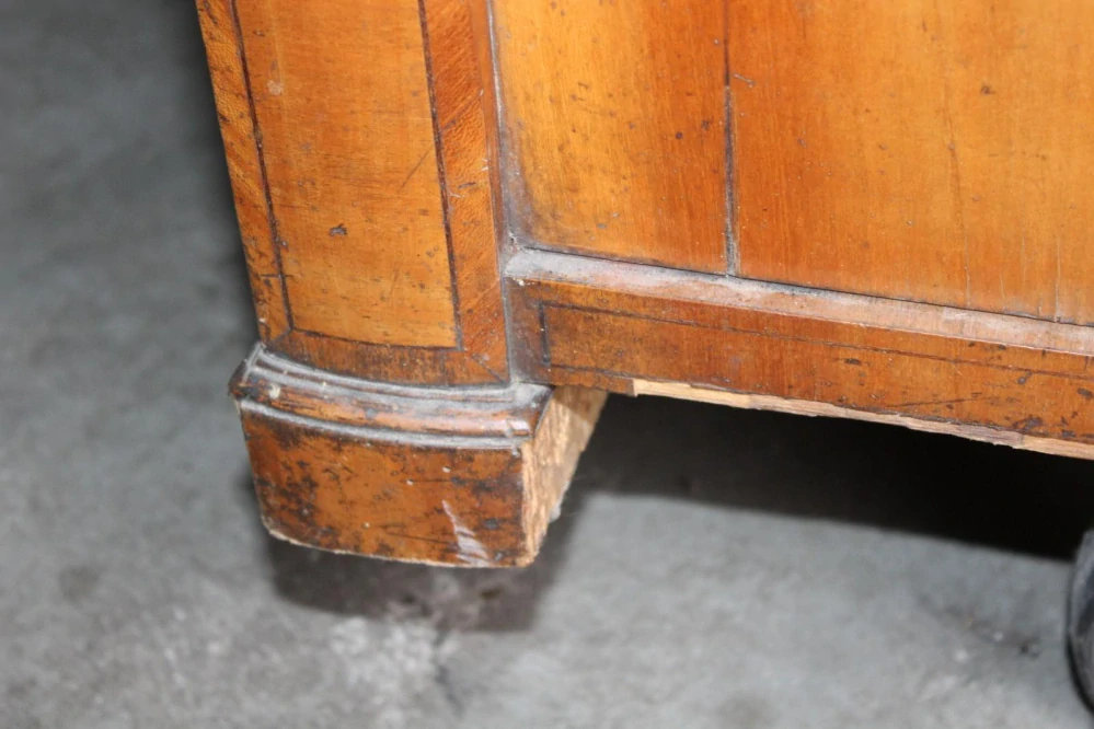 SKŘÍŇ BIEDERMEIER