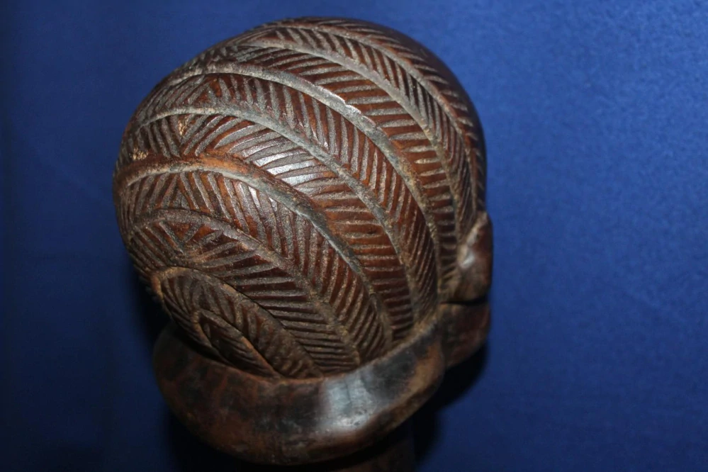 STARÁ AFRICKÁ SOCHA