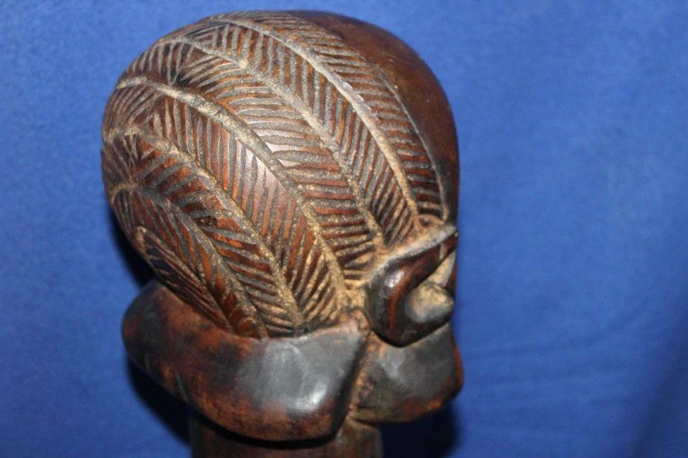 STARÁ AFRICKÁ SOCHA