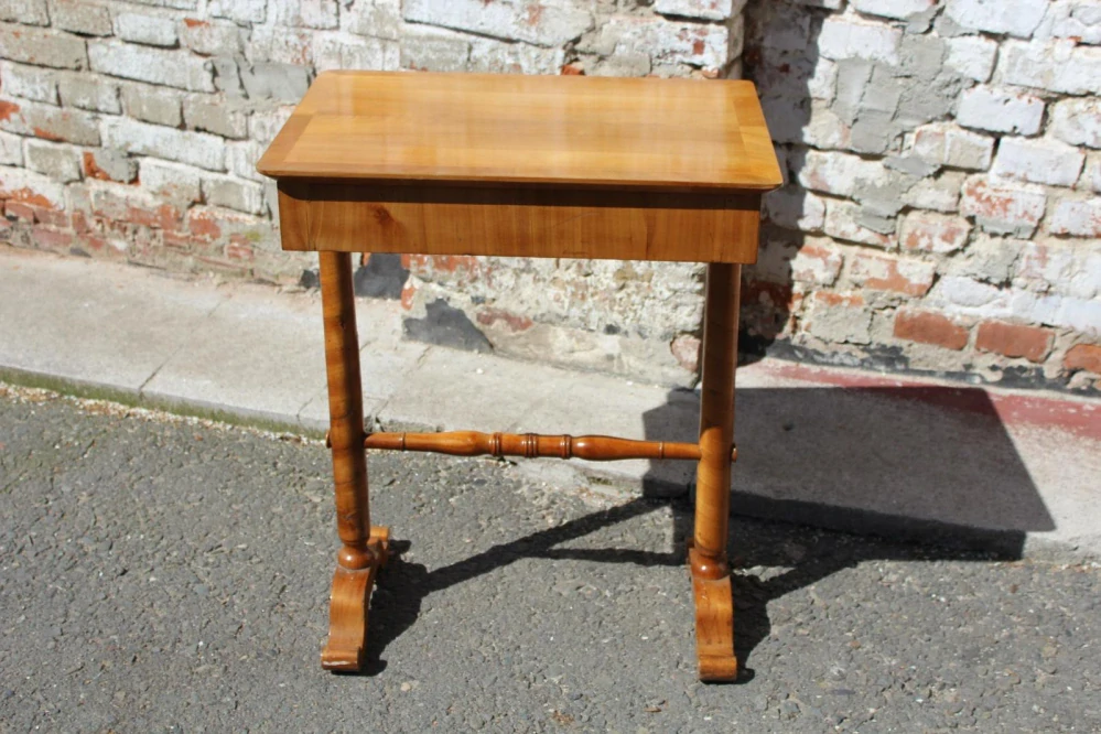 PSACÍ STOLEK BIEDERMEIER