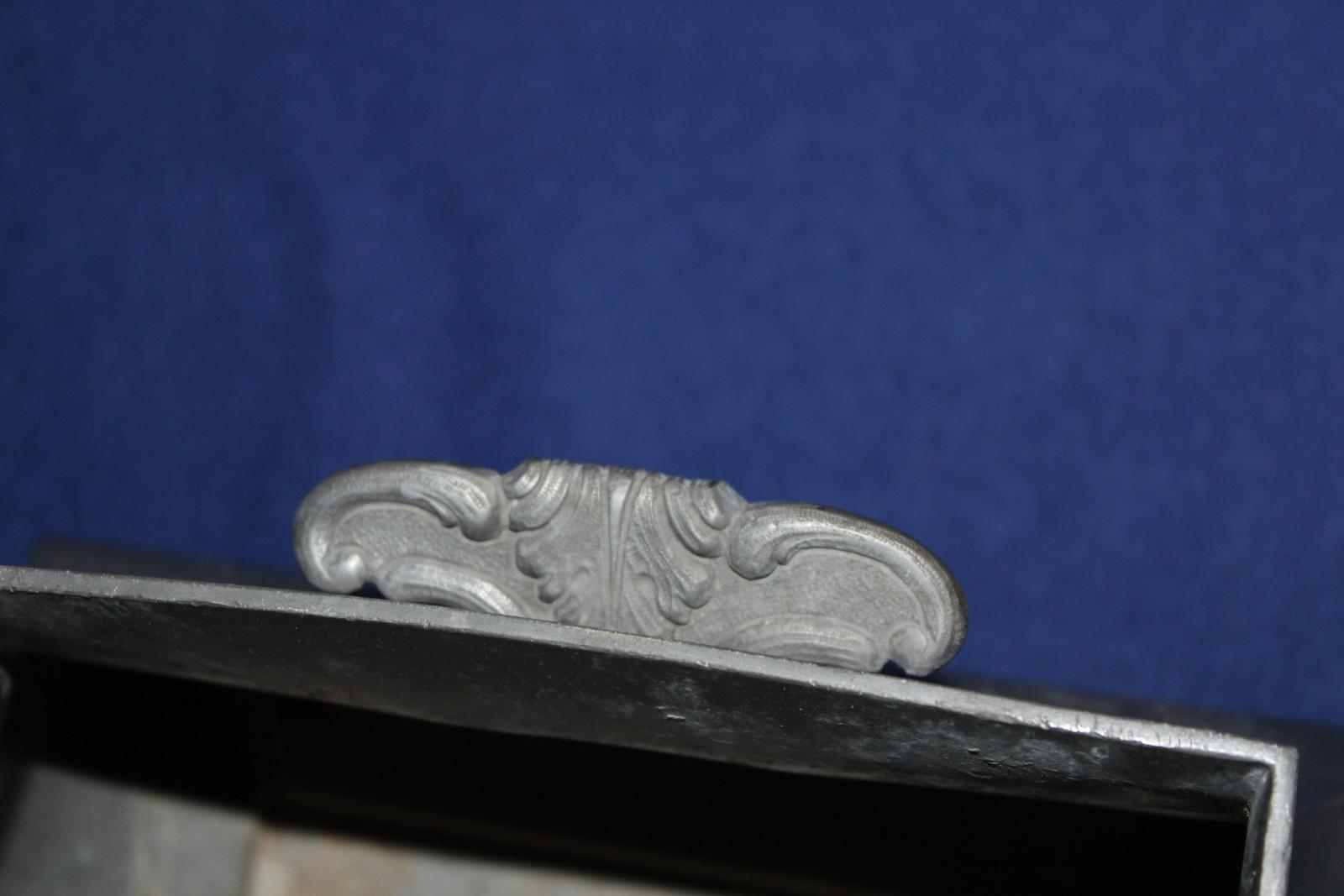 VELKÝ SECESNÍ KVĚTINÁČ, KOVOVÝ