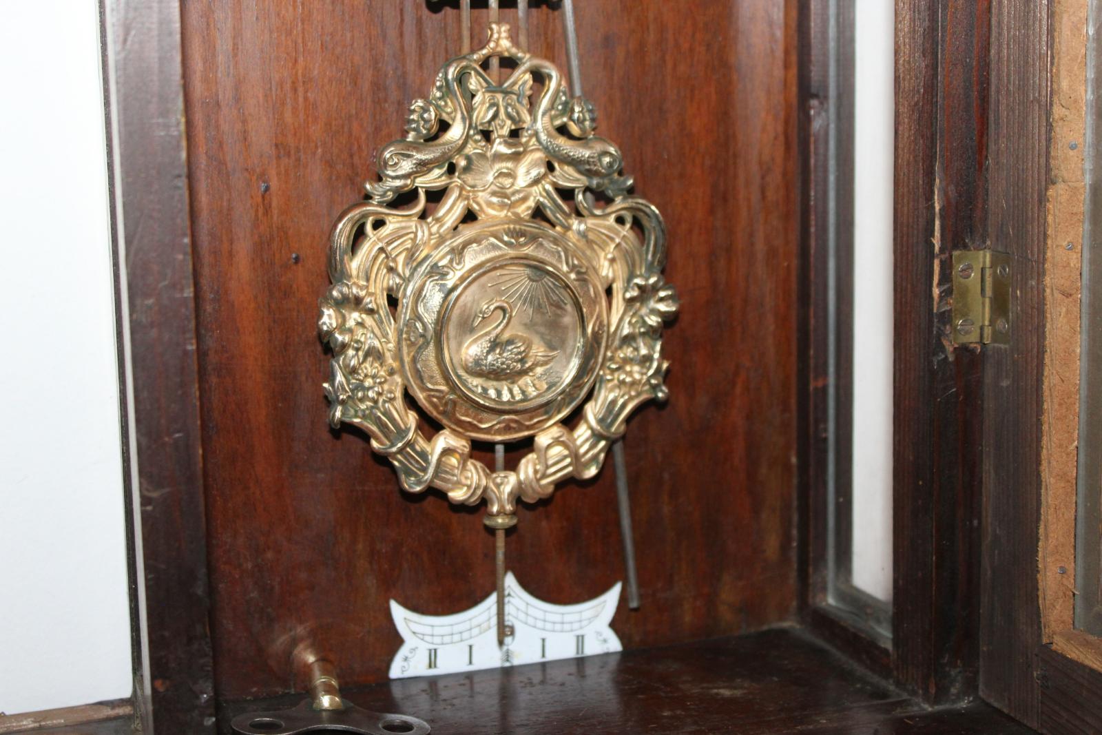 STAROŽITNÉ HODINY, PENDLOVKY