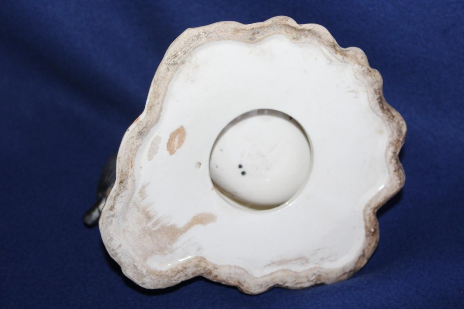 PORCELÁNOVÝ SLON, POPELNÍK