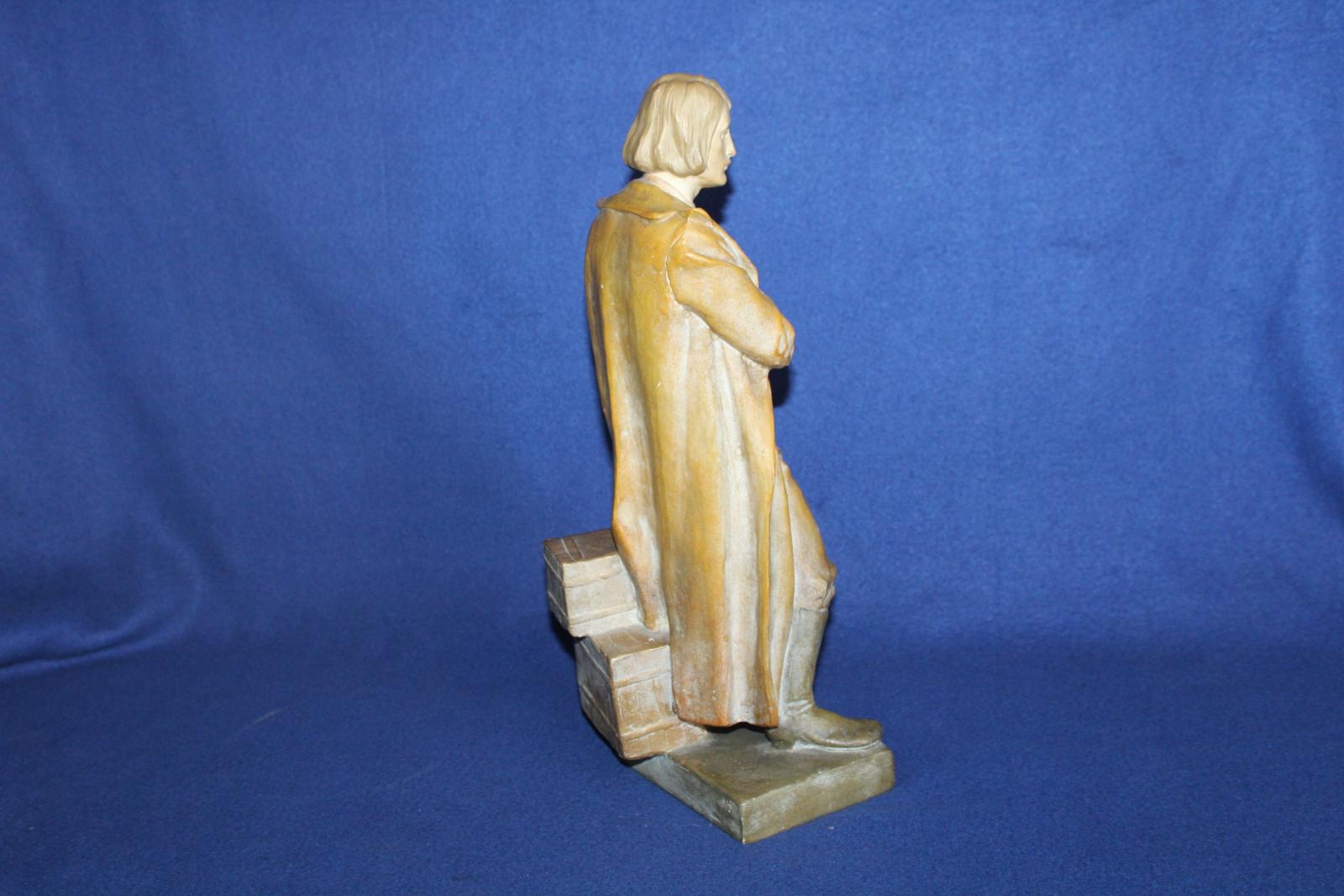 VELKÁ TERAKOTA, SOCHA, KUPEC