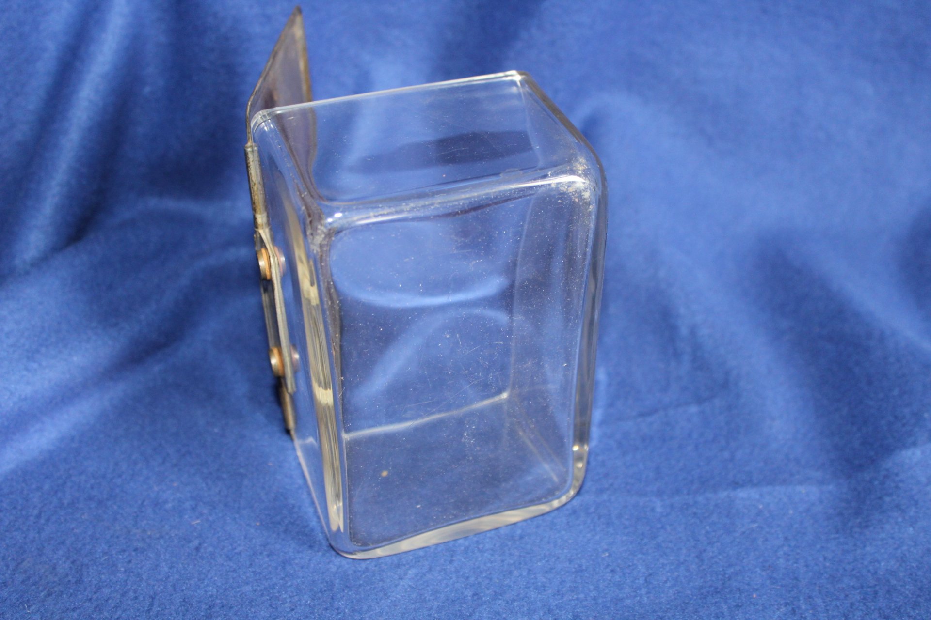 DÓZA S KOVOVOU MONTÁŽÍ