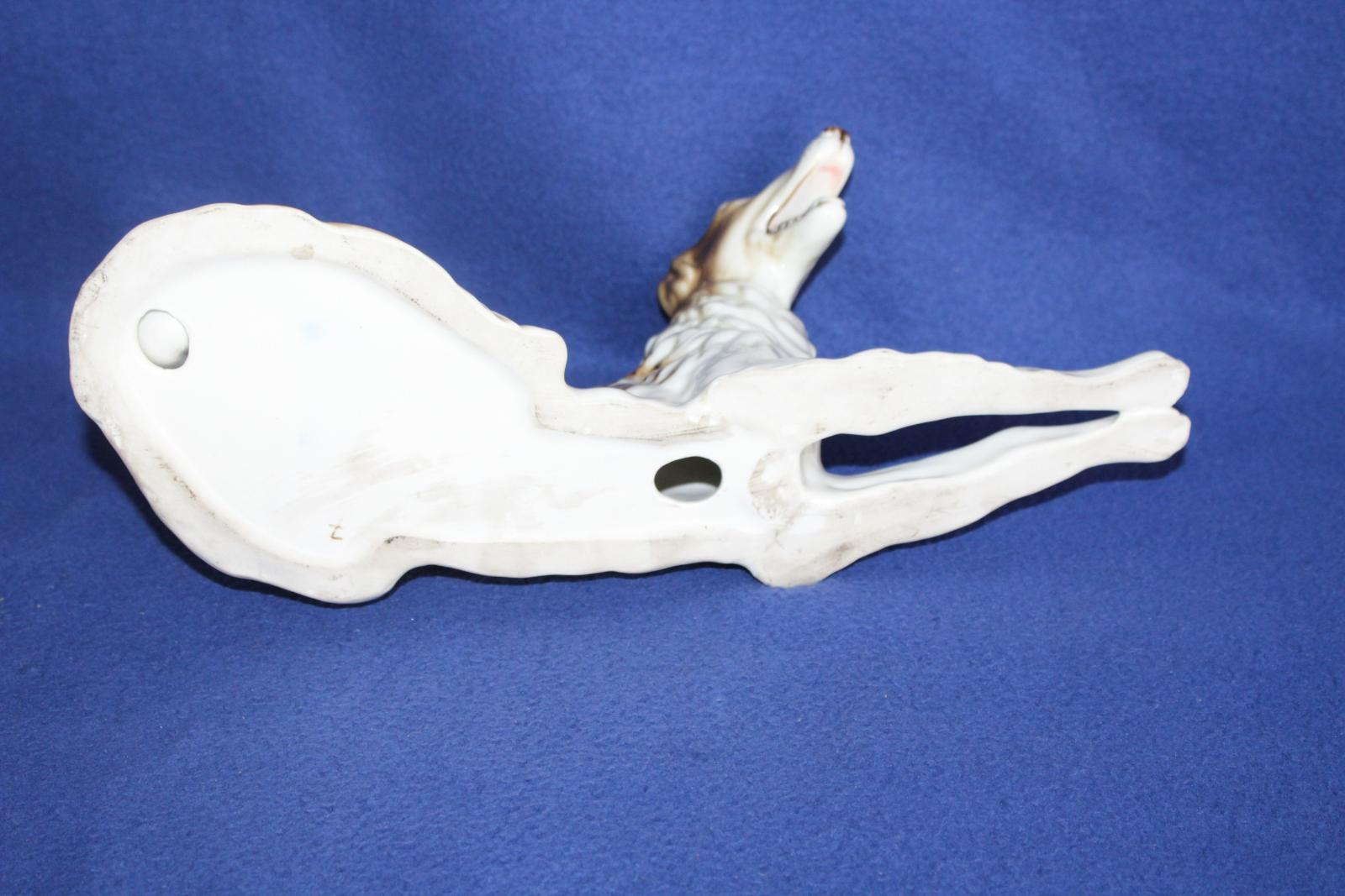 VELKÝ PORCELÁNOVÝ PES, SOCHA