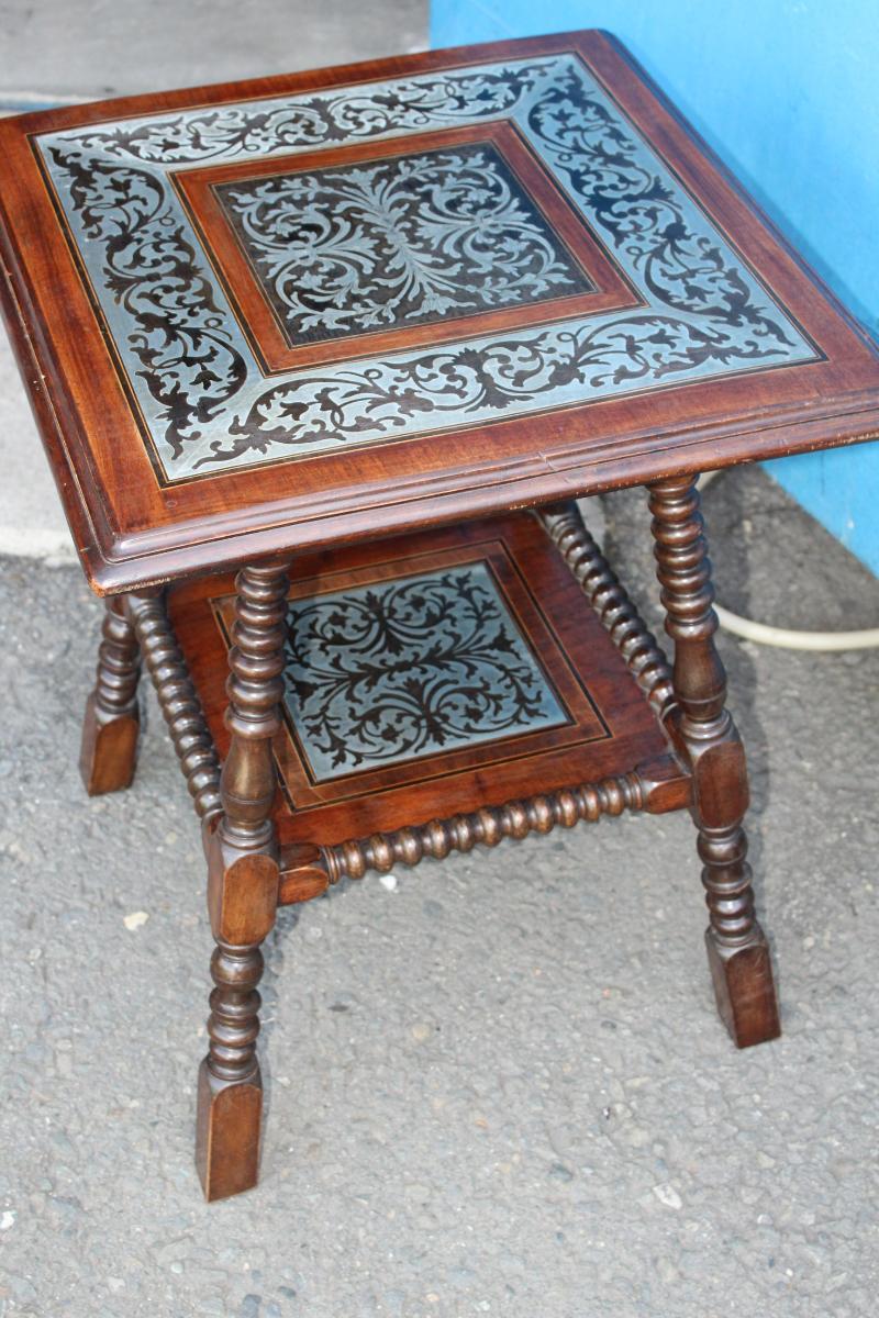 STAROŽITNÝ STOLEK, VYKLÁDANÝ