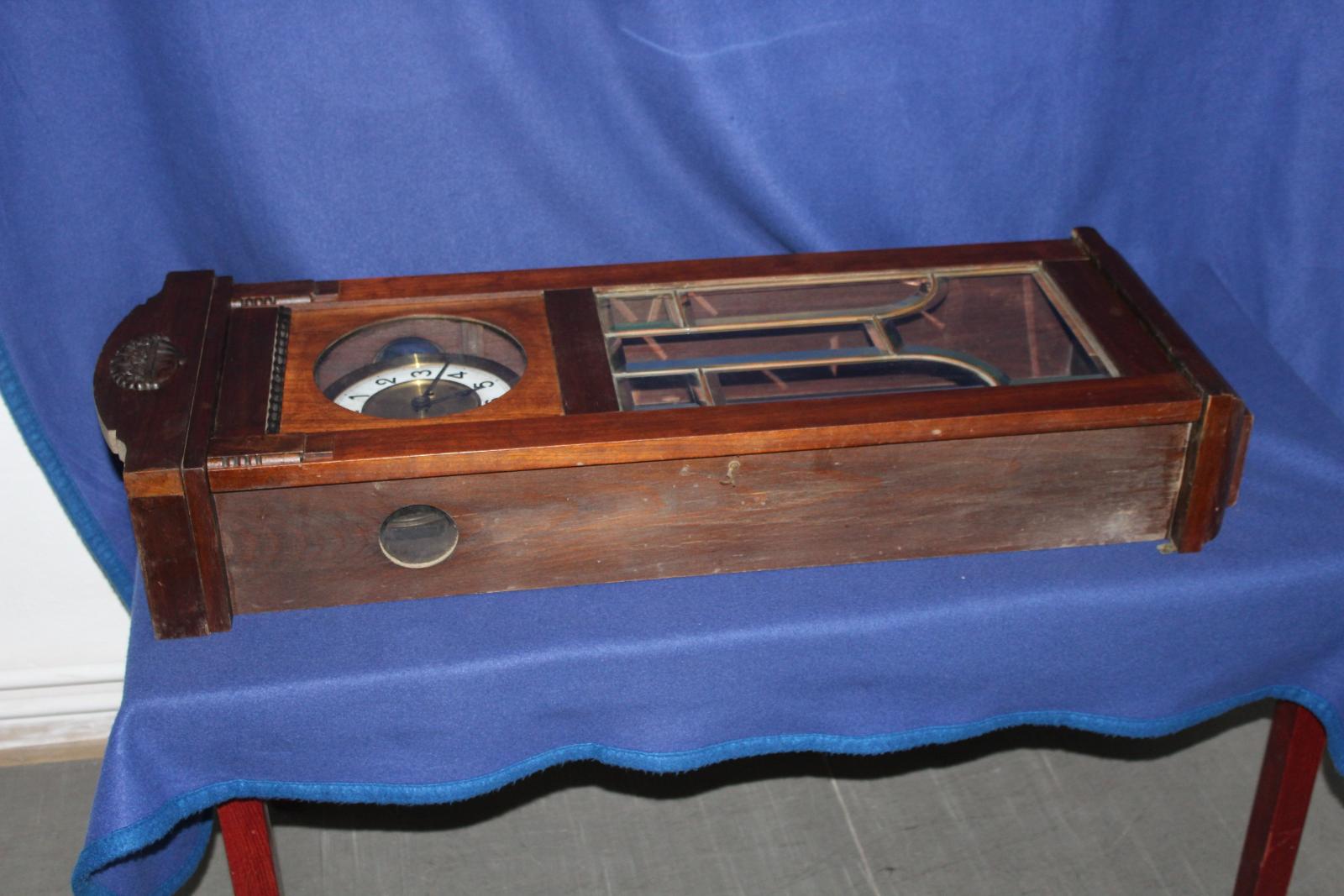 STAROŽITNÉ HODINY, PENDLOVKY