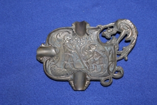 POPELNÍK NA DOUTNÍKY S DRAKEM