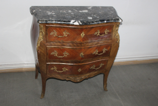 KOMODA S MRAMOROVOU DESKOU