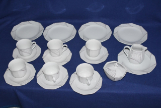 PORCELÁNOVÝ SERVIS