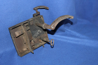 VELKÝ STAROŽITNÝ ZÁMEK