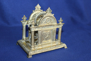 ZÁMECKÝ STOJAN NA UBROUSKY