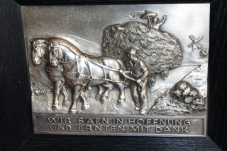 STAROŽITNÝ KOVOVÝ RELIÉF, OBRAZ, polní práce