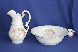 VELKÝ DŽBÁN A UMYVADLO