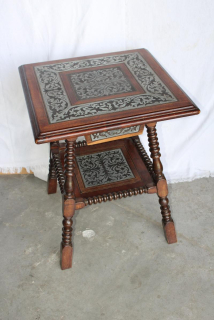 STAROŽITNÝ STOLEK, VYKLÁDANÝ