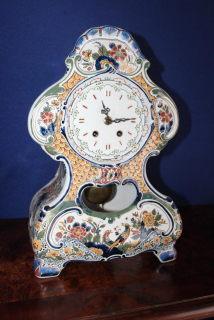 STAROŽITNÉ PORCELÁNOVÉ HODINY, ZN. DELF