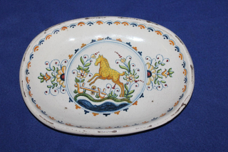 STAROŽITNÁ KERAMICKÁ MÍSA, na stěnu