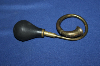 AUTO HOUKAČKA NA VETERÁNA